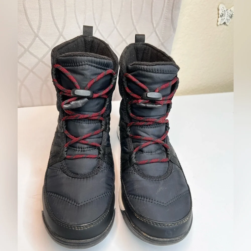 Sorel Whitney II Short Lace Boots Boys  Shoes Size 5 Snow Winter